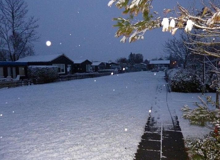 Keuken en eetruimte in Chalet dirkshorn -park de horn, vakantiehuis in Dirkshorn, Noord-Holland noord.