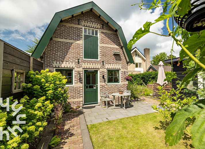 NH495 vakantiehuis in Sint-Pancras, Noord-Holland met charmante tuin en terras.