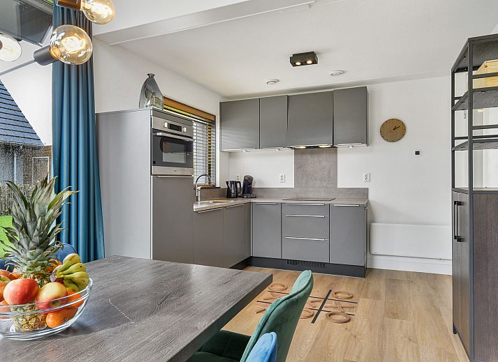 Exterieur van Berger Duinen 6-persoons bungalow met tuin in Schoorl, Noord-Holland.