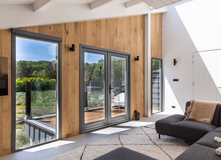 Gemuetliches Schlafzimmer mit Aussicht in Cottage in Schoorl, Ferienhaus in Nordholland Nord, Schoorl.