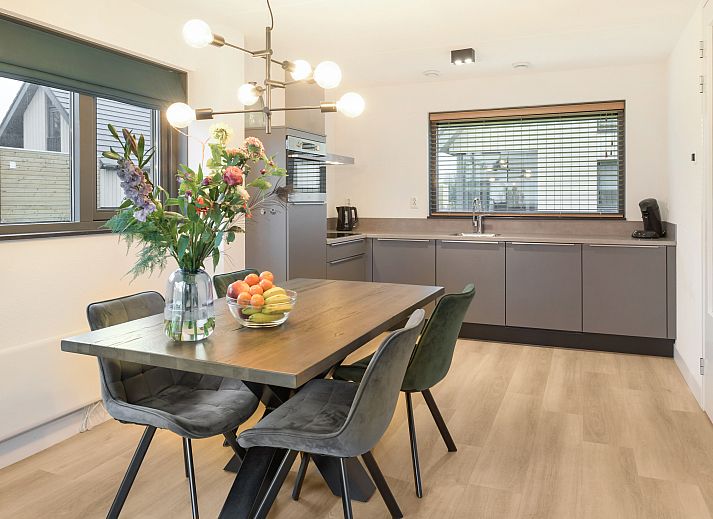 Stijlvolle woonkamer in Berger Duinen 4-persoons accommodatie, Schoorl, Noord-Holland noord.