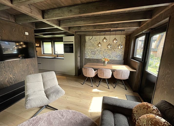 Veranda of the 6-person Dune Lodge with Charging Point in Schoorl, North Holland. Enjoy nature and tranquility in this vacation accommodation.