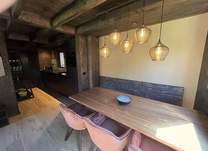 6-person Dune Lodge in Schoorl, North Holland with sunny terrace and green surroundings.