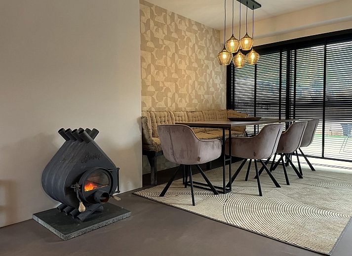 Geraeumige Terrasse der Duinlodge fuer 8 Personen, Ferienhaus in Schoorl, Nordholland.