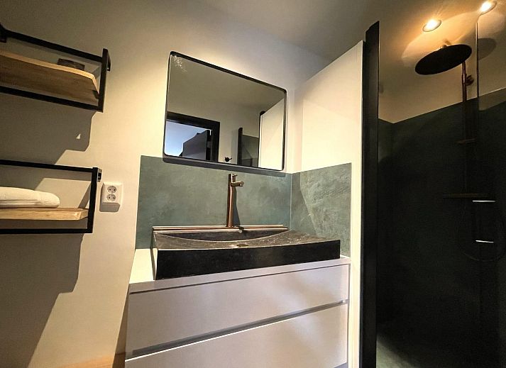 Geraeumige Terrasse der Duinlodge fuer 8 Personen, Ferienhaus in Schoorl, Nordholland.