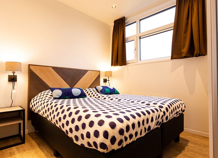 Modul Special 4-Personen-Ferienhaus in Berkhout, Nordholland, mit Terrasse am Wasser fuer einen entspannten Aufenthalt.