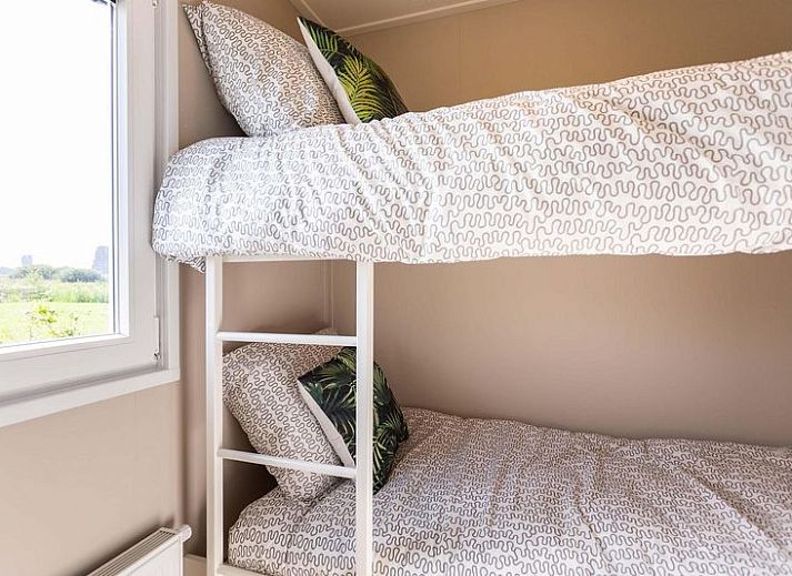 Moderne Leijhoeve 6 personen accommodatie in Berkhout, Noord-Holland met zonnige tuin en terras.