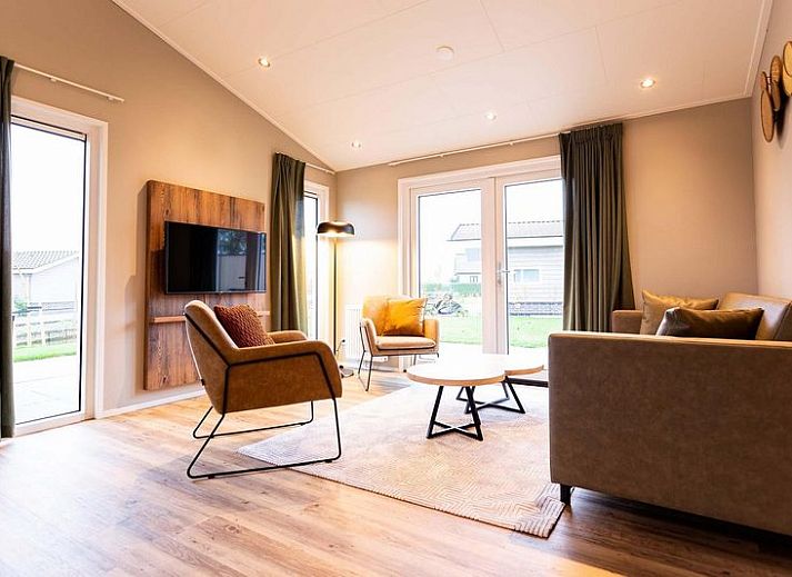 Moderne Leijhoeve 6 personen accommodatie in Berkhout, Noord-Holland met zonnige tuin en terras.