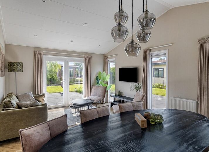 Slaapkamer in Natuurhoeve 6 personen, Berkhout. Comfortabele bedden en rustige sfeer in vakantiehuis Noord-Holland.