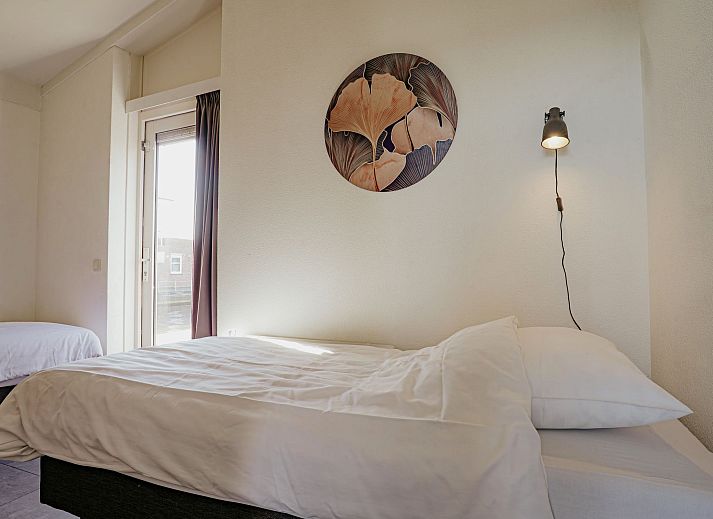 Luftaufnahme des Jachthafens am Ferienhaus Kraaijennest in Uitgeest Noord-Holland.