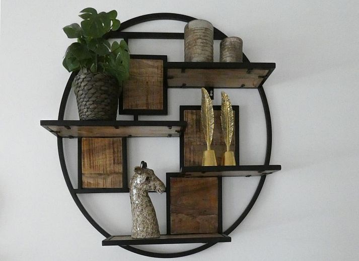 Ferienhaus Busch en Dam in Uitgeest, Nordholland, mit Terrasse am Wasser, ideal zum Entspannen und Natur erleben.