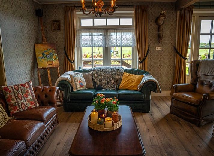 Ferienhaus in Ursem, ein charmantes Ferienhaus in Nordholland mit laendlicher Atmosphaere und hollaendischer Flagge.