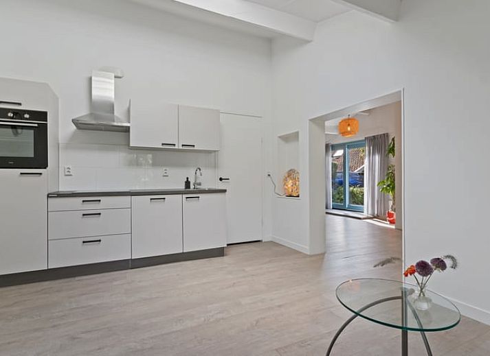 Vakantiehuis in Heiloo, Noord-Holland met charmante buitenruimte en groene omgeving voor een ontspannen verblijf in de natuur.