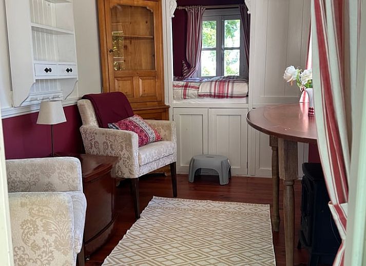 Entspannen Sie sich im privaten Whirlpool des Ferienhauses in Stompetoren, Nordholland, inmitten der Natur.