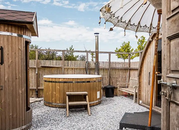 Guest house 495507 - Holiday property Noord-Holland midden - Tinyhouse Woody met sauna &amp; hottub