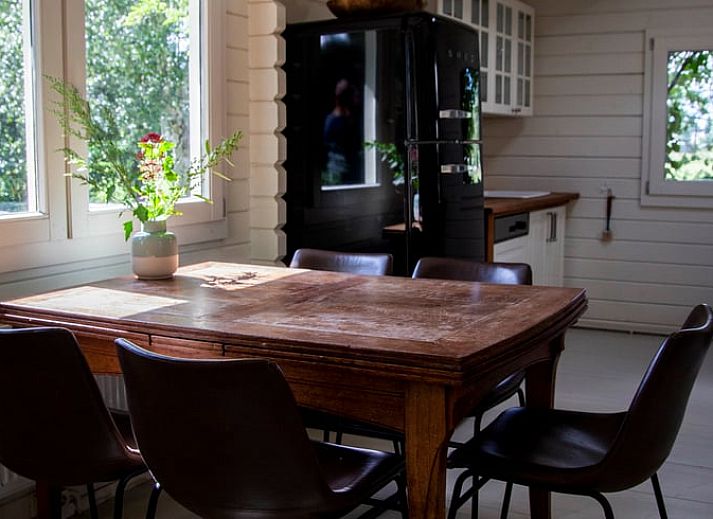 Blick aus dem Esszimmer des Ferienhauses in Amsterdam, gelegen in der schoenen Landschaft von Amsterdam eo.