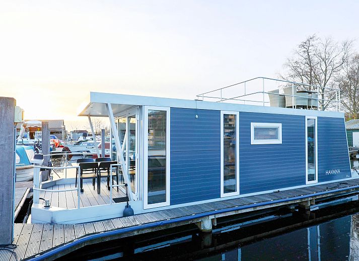 Guest house 510145 - Boat Amsterdam eo - Houseboat with roof terrace and balcony (4 pers) "De Hoop"