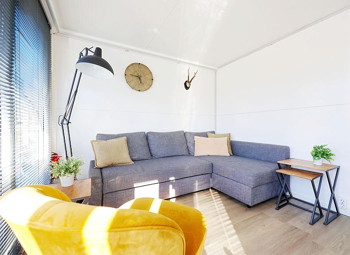 Guest house 510145 - Boat Amsterdam eo - Houseboat with roof terrace and balcony (4 pers) "De Hoop"