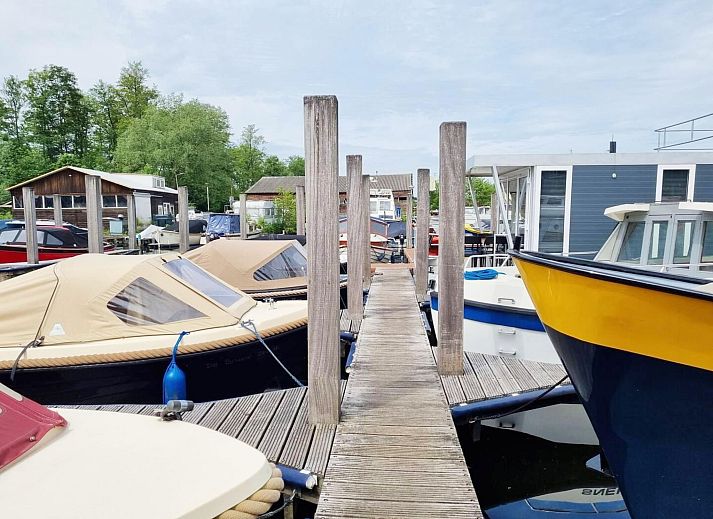 Guest house 510145 - Boat Amsterdam eo - Houseboat with roof terrace and balcony (4 pers) "De Hoop"