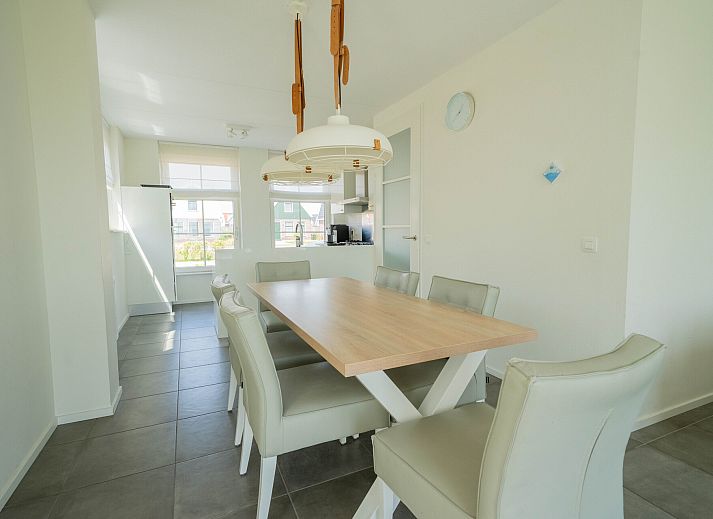 Chalet in Uitdam met ruime tuin en terras, gelegen in Amsterdam eo, Noord-Holland.