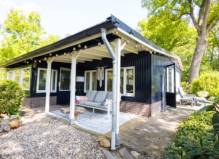 Vakantiehuisje in Nutter omringd door groene natuur in Twente, Overijssel, ideaal voor natuurliefhebbers.