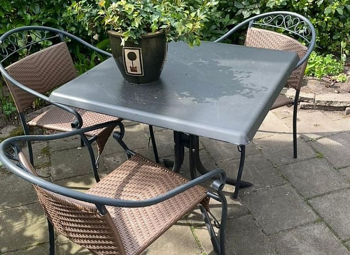 Gezellige binnenruimte van Huisje in Nutter, Twente, met moderne keuken en eetgedeelte voor een comfortabel verblijf in Overijssel.