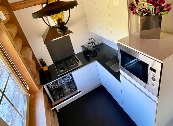 Gemuetliches Ferienhaus in Den Ham, Twente mit Holzterrasse, ideal fuer einen erholsamen Aufenthalt in der Natur von Overijssel.