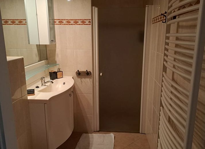 Gezellig terras met uitzicht op de natuur bij Huisje in Den Ham, vakantiehuis in Twente, Overijssel.