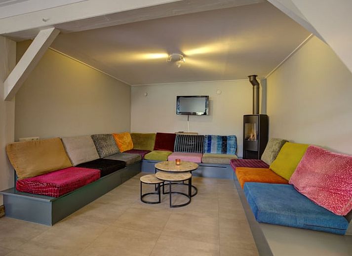 Ferienhaus in De Lutte, charmantes Ferienhaus in Twente, Overijssel mit einer einladenden Terrasse und umgeben von gruener Natur.