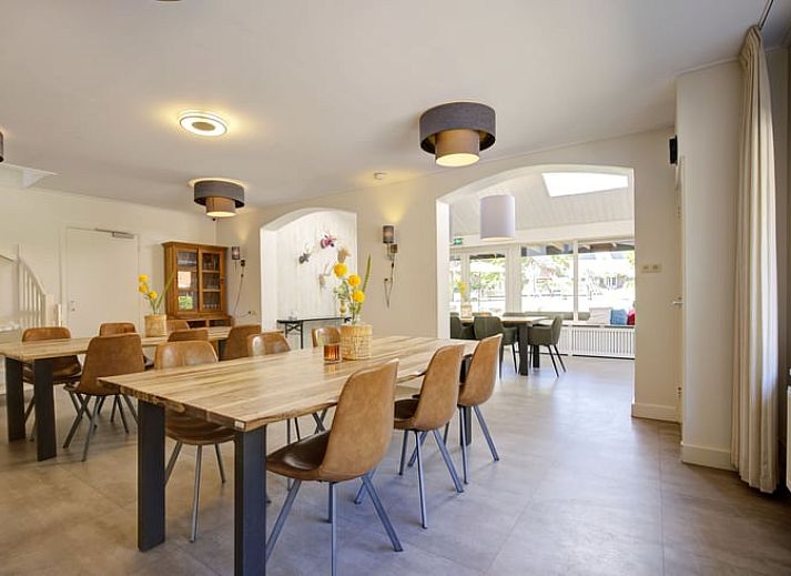 Ferienhaus in De Lutte, charmantes Ferienhaus in Twente, Overijssel mit einer einladenden Terrasse und umgeben von gruener Natur.