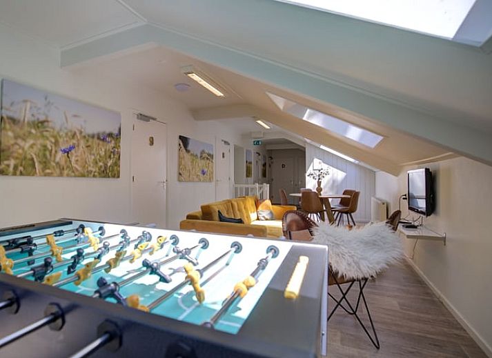 Moderne Kueche im Ferienhaus in de Lutte, Twente, Overijssel mit geraeumigen Arbeitsflaechen und Geraeten fuer einen komfortablen Aufenthalt.