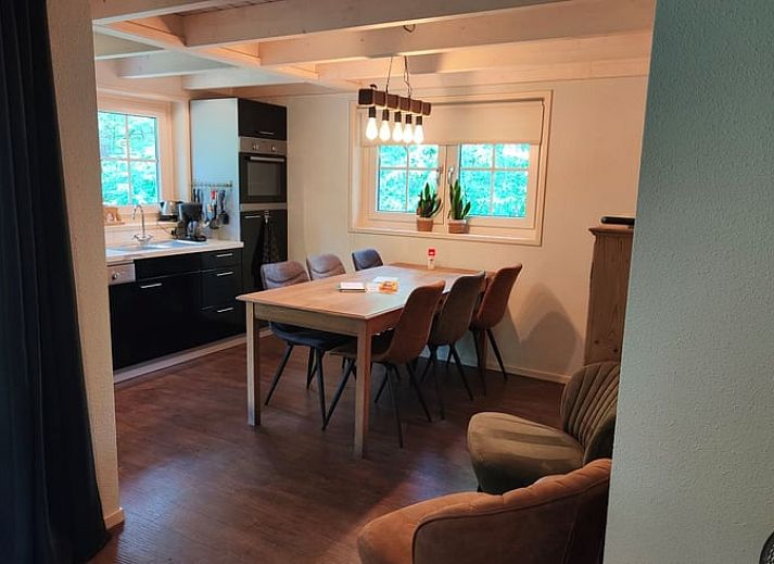 Vacation home in de Lutte, a charming vacation home in Twente, surrounded by green nature and rustic charm in Overijssel.