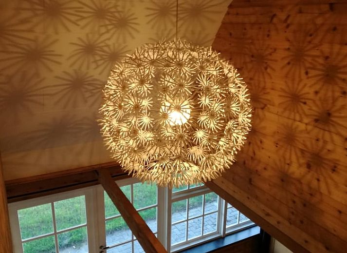 Comfortabele zithoek in Huisje in Ootmarsum, vakantiehuis in Twente, ideaal voor ontspanning.