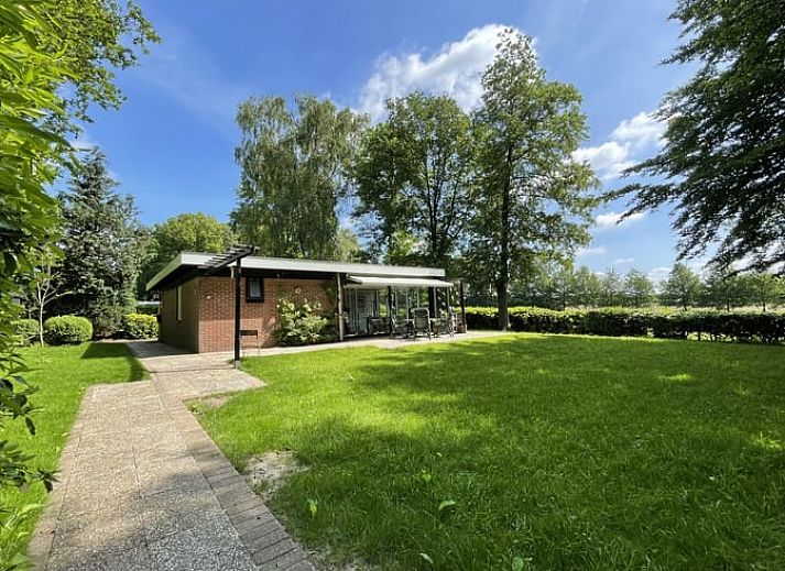 Comfortabele woonkamer in Vakantiehuis in Ootmarsum, ideaal voor ontspanning in Twente, Overijssel.