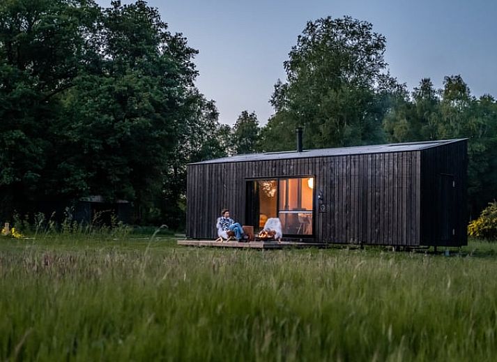 Luchtfoto van Vakantiehuis in Hezingen, gelegen in het groene landschap van Twente, Overijssel.