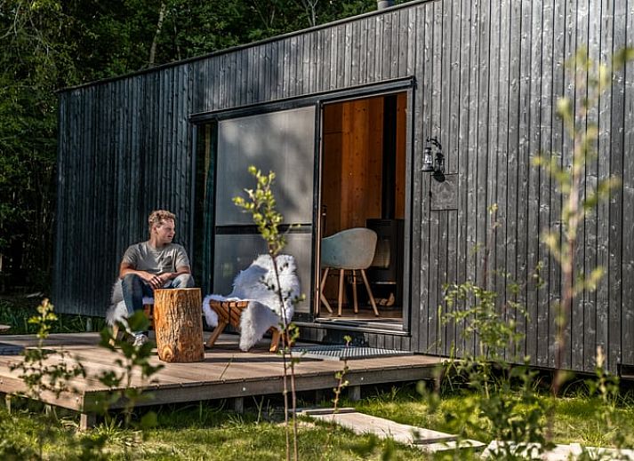 Luchtfoto van Vakantiehuis in Hezingen, gelegen in het groene landschap van Twente, Overijssel.