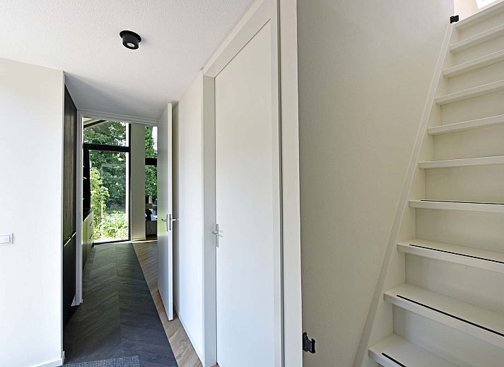 Innenraum eines stilvoll eingerichteten Einfamilienhauses in Beuningen, Twente, Overijssel.