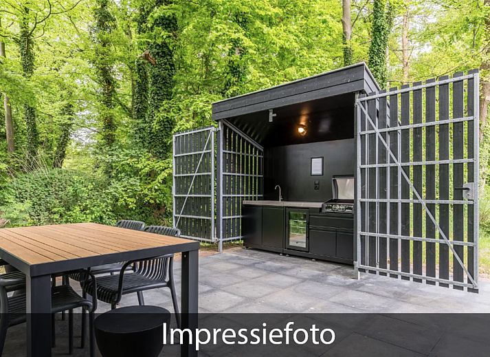 Vakantiehuis Vrijstaande woning in Beuningen, Twente, modern design in bosrijke setting.