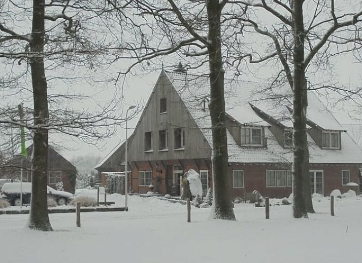 Gezellig terras met uitzicht bij Huisje in Vasse, vakantieaccommodatie in Twente, Overijssel.