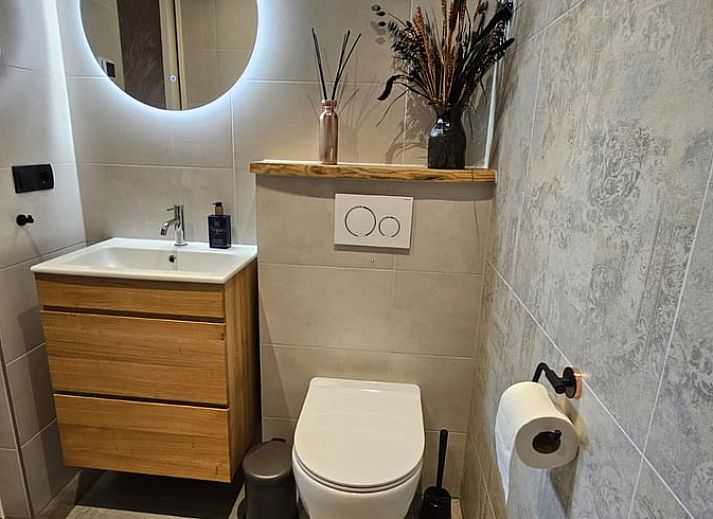 Gezellige slaapkamer in Huisje in Weerselo, vakantiehuis in Twente met comfortabele inrichting.