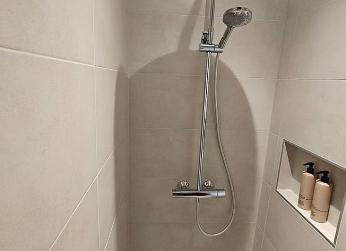 Gezellige slaapkamer in Huisje in Weerselo, vakantiehuis in Twente met comfortabele inrichting.