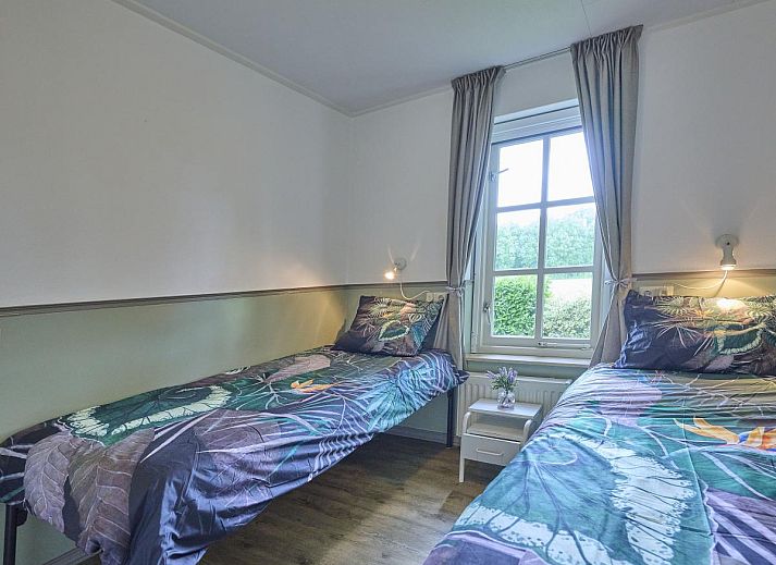 Luftaufnahme des Ferienhauses Langgoor in Reutum, Twente, umgeben von ueppiger Natur.