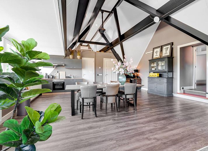 Charmant vakantiehuis Billie in Reutum, Twente met uitnodigend terras en groene omgeving.