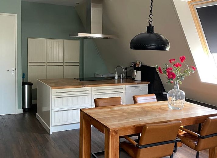 Entrance with gate to Holiday home in Ambt Delden, Twente, surrounded by nature.