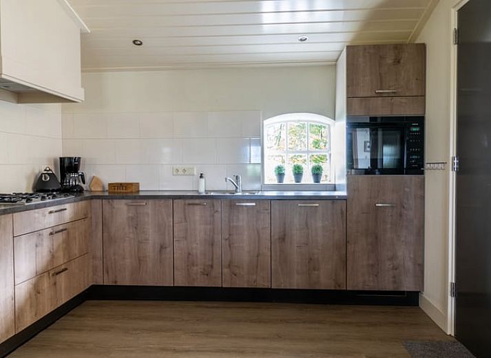 Pittoresk uitzicht op de omgeving van Huisje in Rossum in Twente, Overijssel.