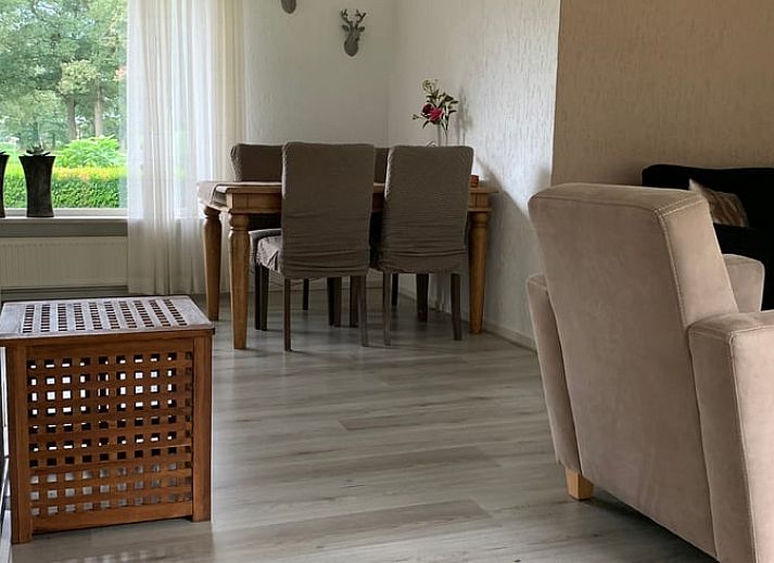 Cottage in Rossum, vacation home in Twente, view of green fields with cows, perfect for nature lovers in Overijssel.