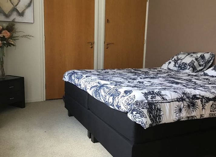 Cottage in Rossum, vacation home in Twente, rural charm with grazing cows near Overijssel.