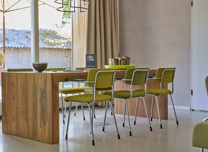 Stilvolle Einrichtung des Design Farmers Barn Twente in Haaksbergen, ideales Ferienhaus in Overijssel.