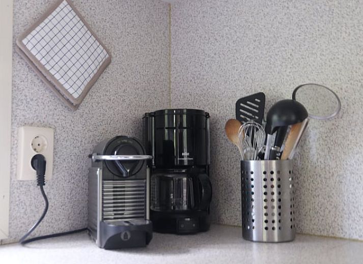 Vacation cottage in Haaksbergen, a charming vacation home in Twente, Overijssel, surrounded by lush nature and woodland.