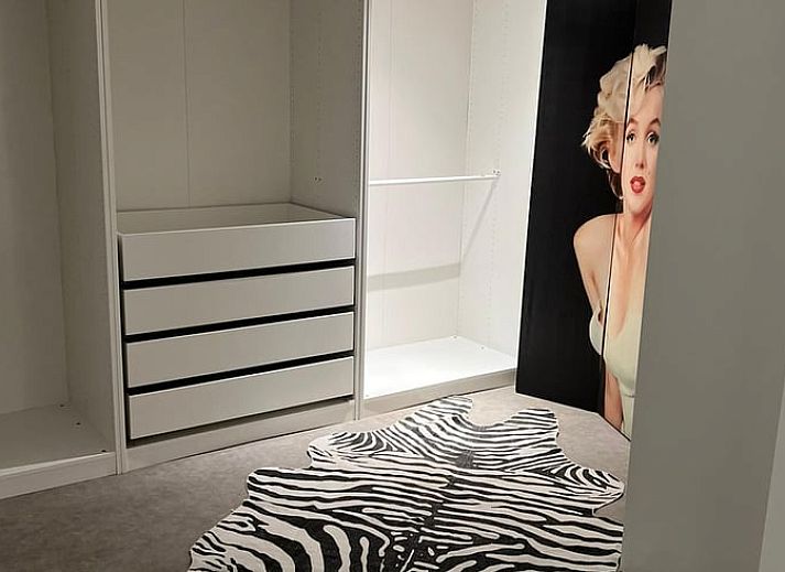 Rustieke omgeving van Huisje in Haaksbergen, vakantiehuis in Twente, Overijssel, met groen landschap en historische watermolen.